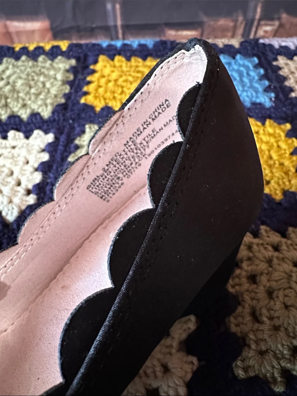SO Girls Black Satin Glitter Bow Memory Foam Wedge Dress Shoes Size 2 NWT